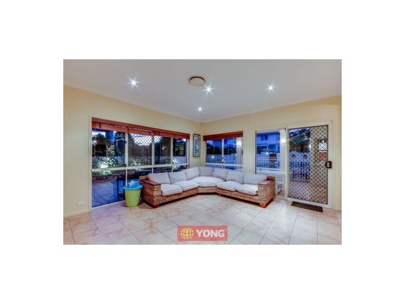 25B Parnassus St, Robertson QLD 4109