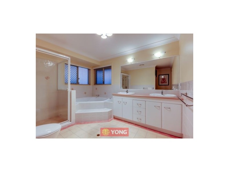 25B Parnassus St, Robertson QLD 4109