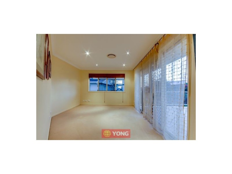 25B Parnassus St, Robertson QLD 4109
