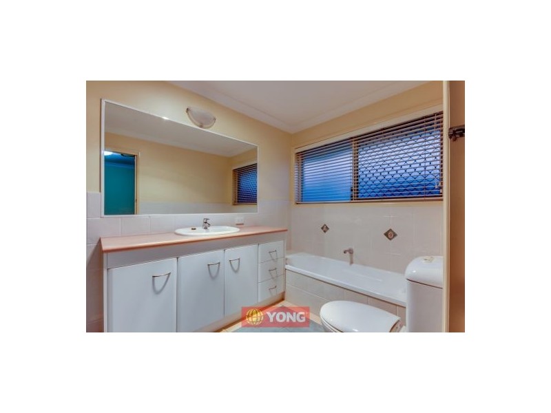 25B Parnassus St, Robertson QLD 4109