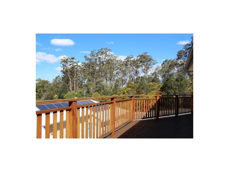 3 Charles Glen St, Daisy Hill QLD 4127