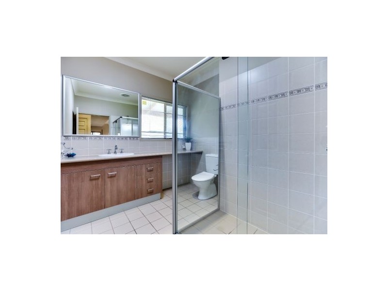 16 – 18 Woodend Ct, Park Ridge QLD 4125