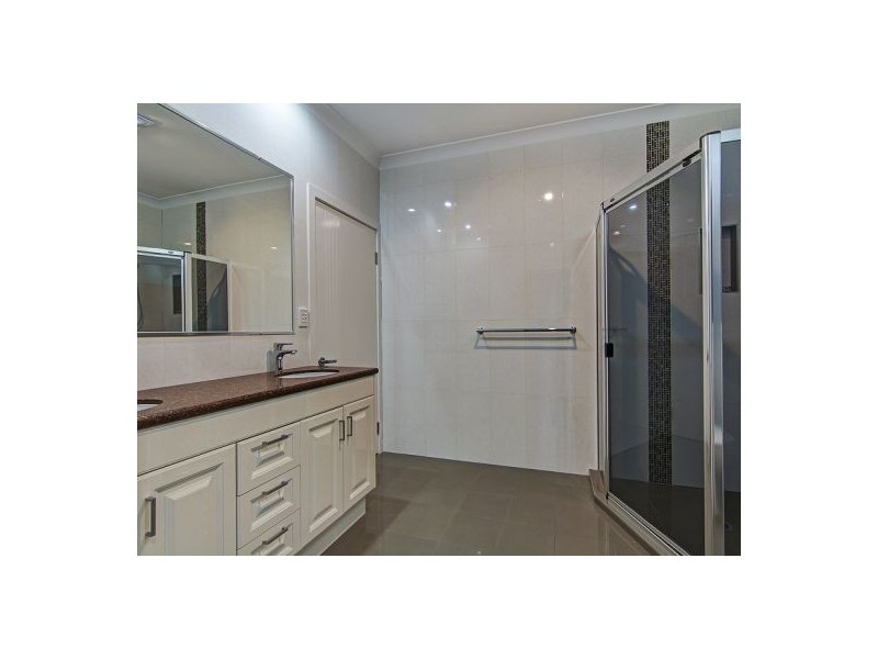 66 Hawthorne Cct, Stretton QLD 4116