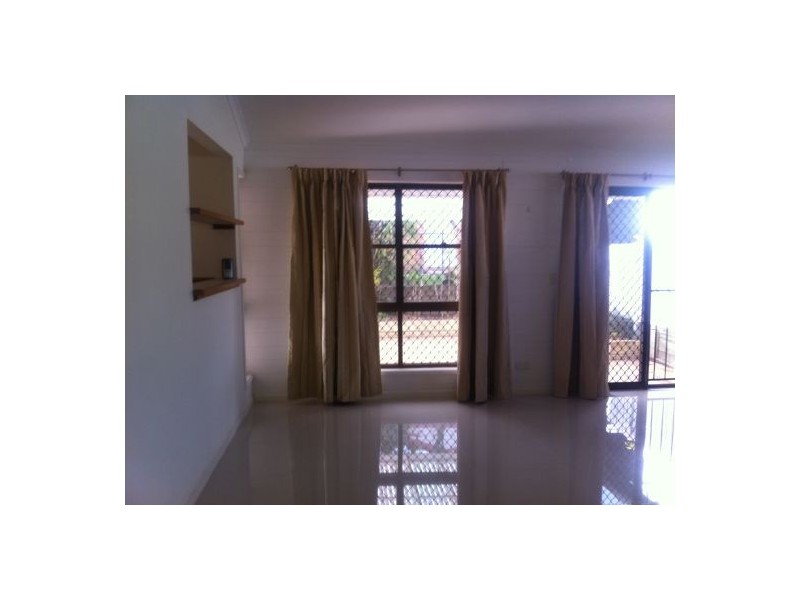 4 Saffron St, Robertson QLD 4109