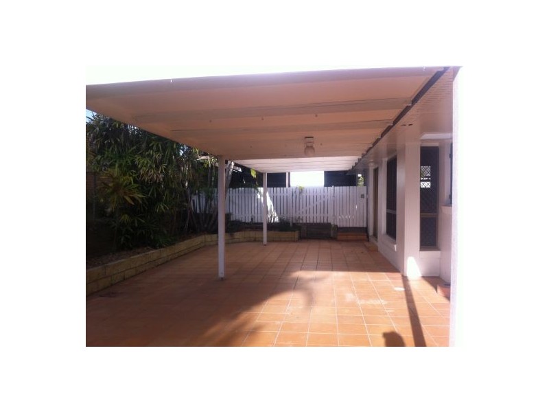 4 Saffron St, Robertson QLD 4109