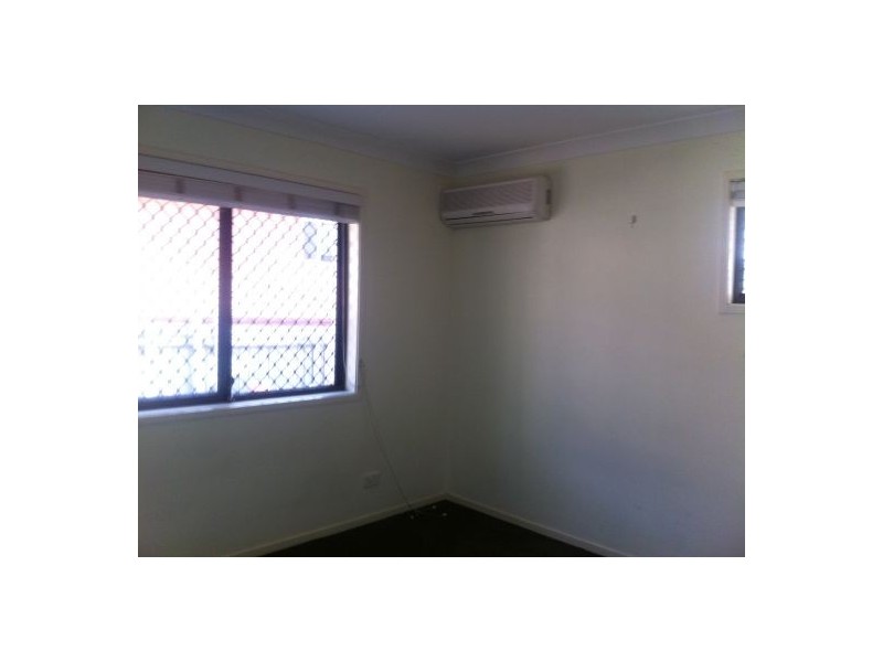 4 Saffron St, Robertson QLD 4109