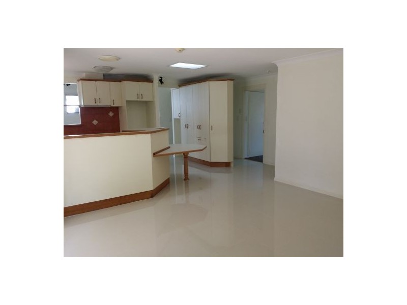 4 Saffron St, Robertson QLD 4109