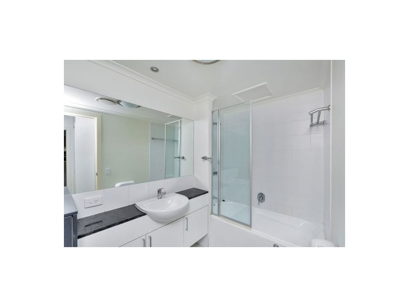 1/12 Belgrave Rd, Indooroopilly QLD 4068