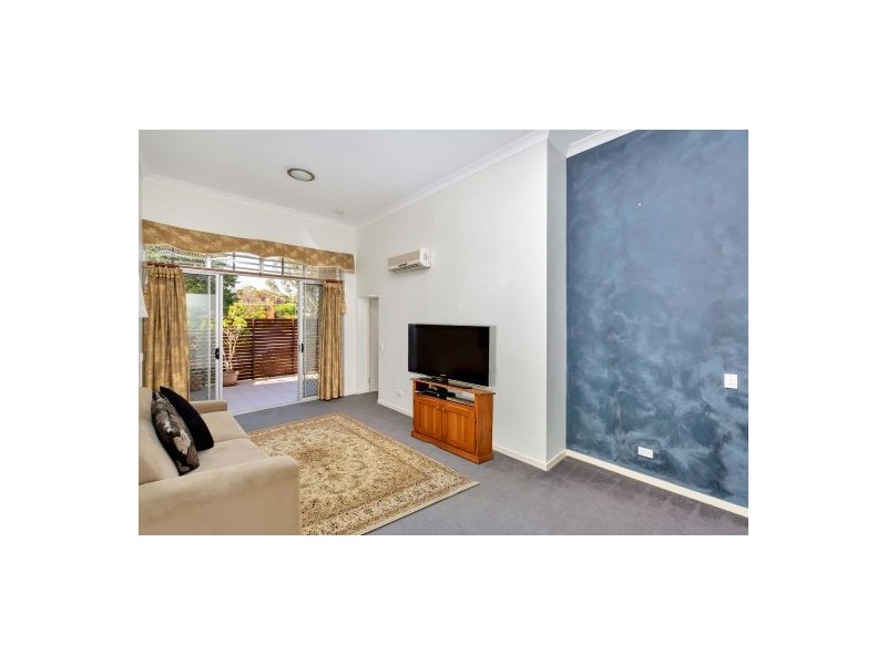 1/12 Belgrave Rd, Indooroopilly QLD 4068