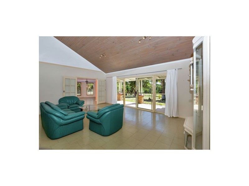 118 Unwin Street, Redland Bay QLD 4165