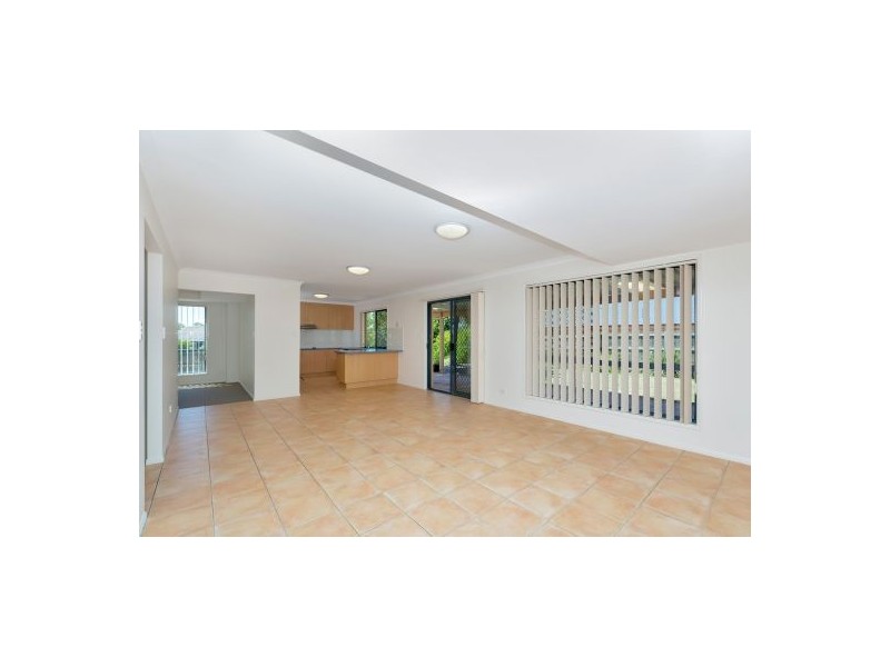 35 Lake Eyre Cr, Parkinson QLD 4115