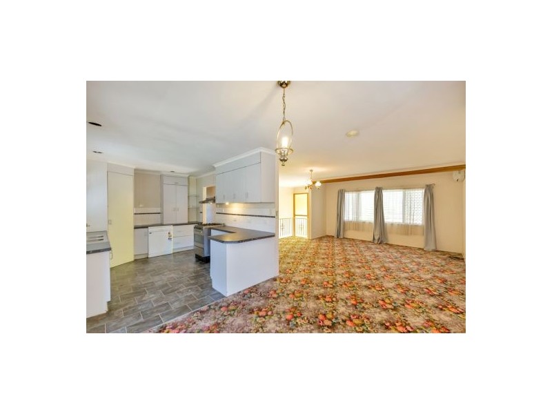 28 Woodlands Drive, Rochedale South QLD 4123