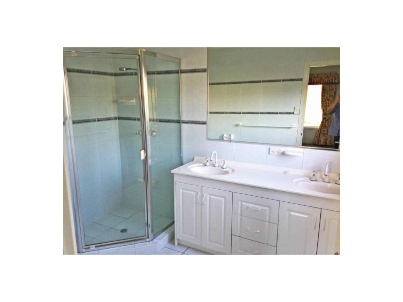 33 Crestwood St, Kuraby QLD 4112