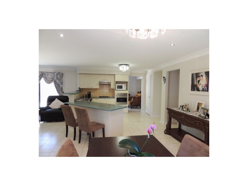 78 Lancaster Cct, Stretton QLD 4116