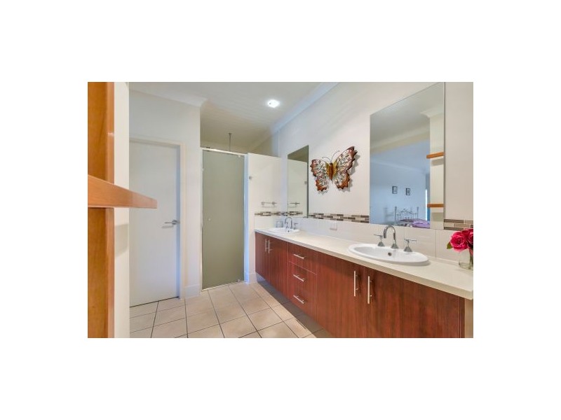 241 Teviot Rd, Carbrook QLD 4130