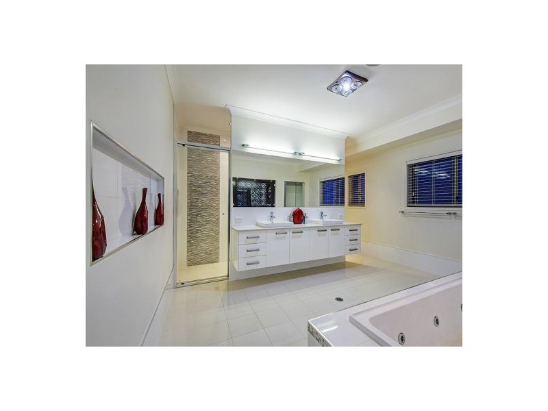 176 Hawthorn Circuit, Stretton QLD 4116