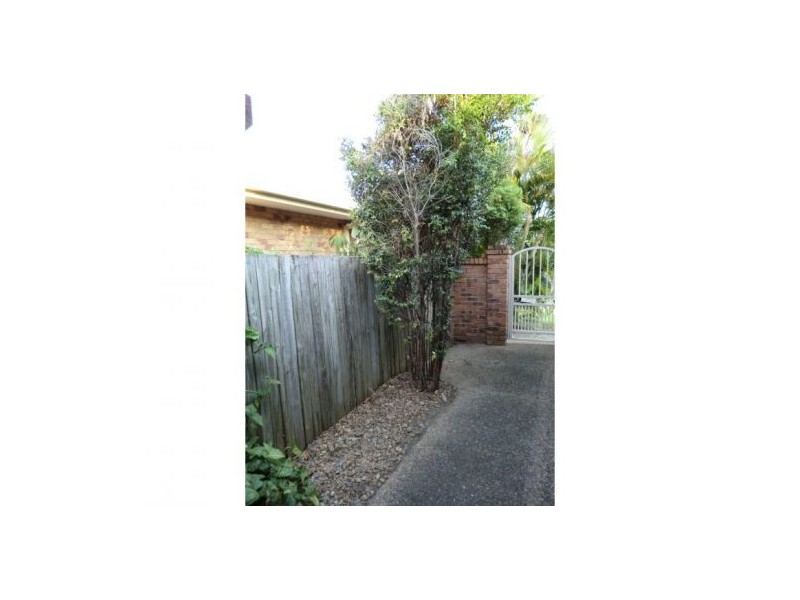 11 Longboat Place, Biggera Waters QLD 4216