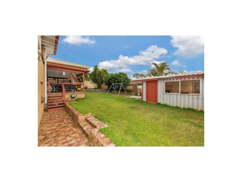 23 Nevern St, Macgregor QLD 4109