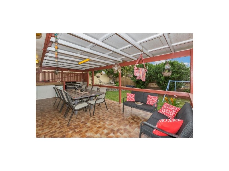 23 Nevern St, Macgregor QLD 4109