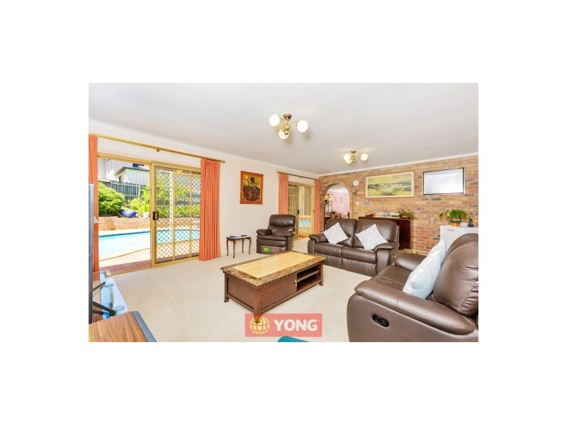 11 Lindfield Circuit, Robertson QLD 4109