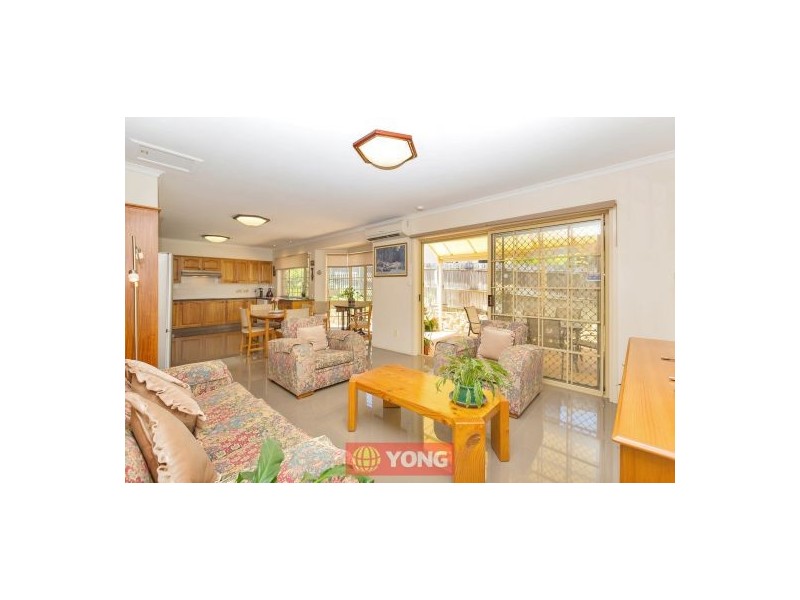 11 Lindfield Circuit, Robertson QLD 4109