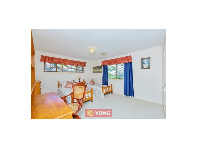 11 Lindfield Circuit, Robertson QLD 4109