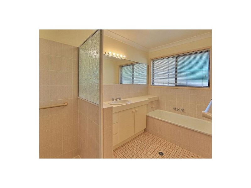 8 Kinedana St, Calamvale QLD 4116