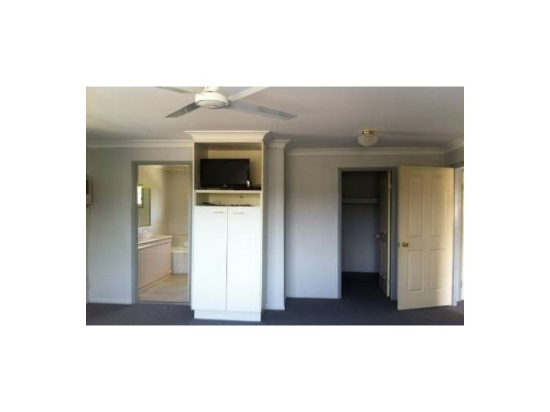 10 ORANIA. CRES, Calamvale QLD 4116