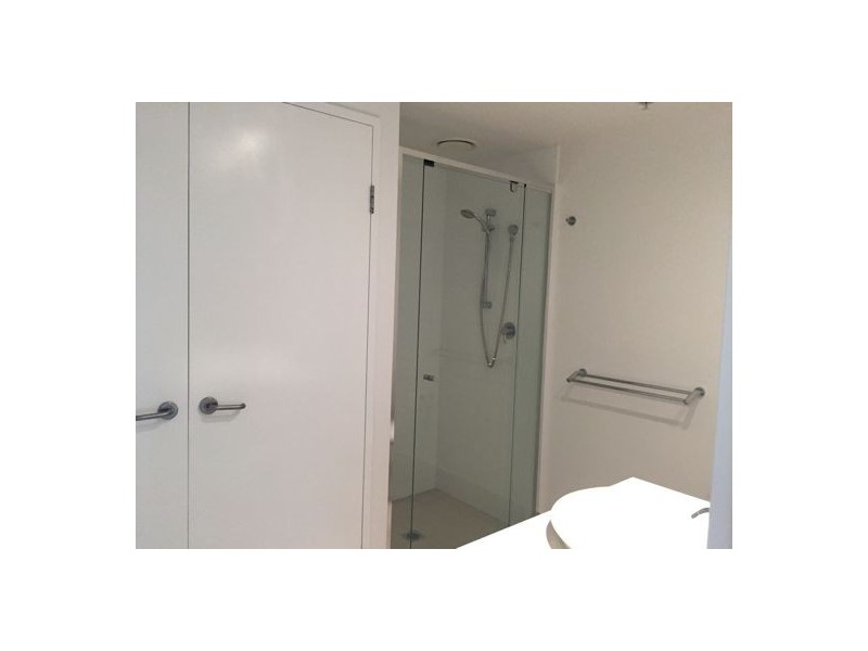 10403/8. HARBOUR. ROAD, Hamilton QLD 4007