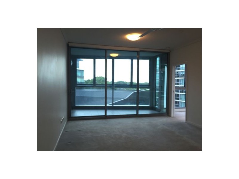 10403/8. HARBOUR. ROAD, Hamilton QLD 4007