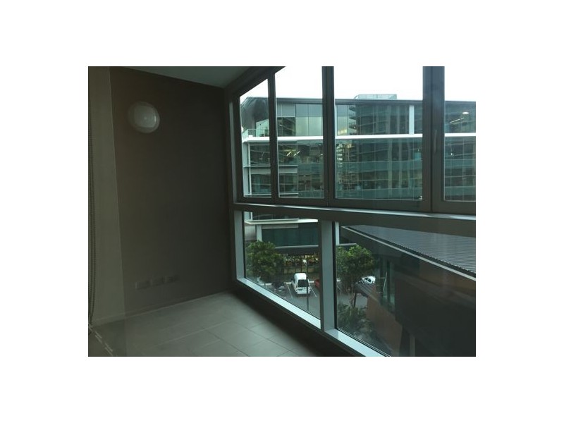 10403/8. HARBOUR. ROAD, Hamilton QLD 4007