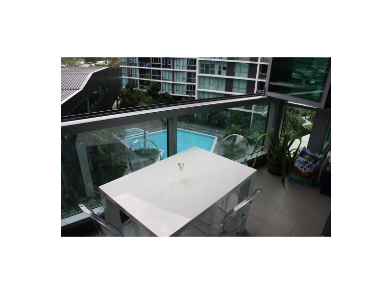 NUMBER 10403/8 HARBOUR ROAD, Hamilton QLD 4007