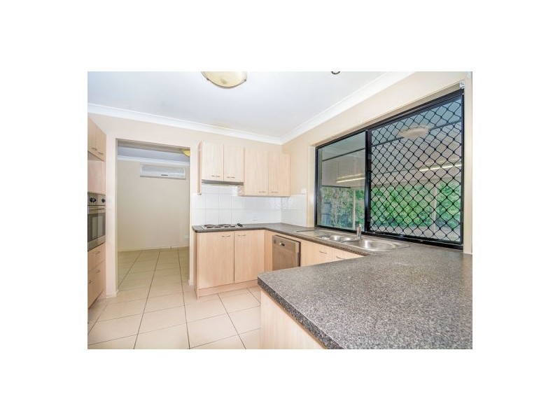6 Great Ct, Regents Park QLD 4118