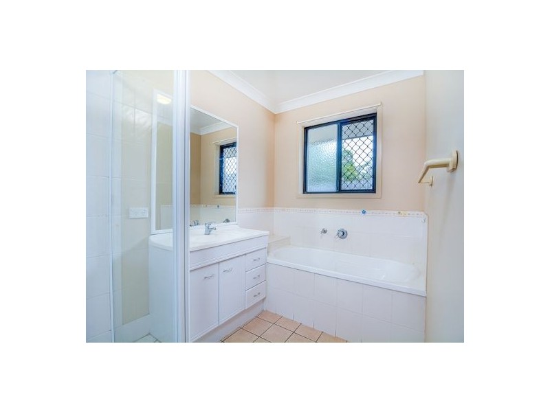 6 Great Ct, Regents Park QLD 4118