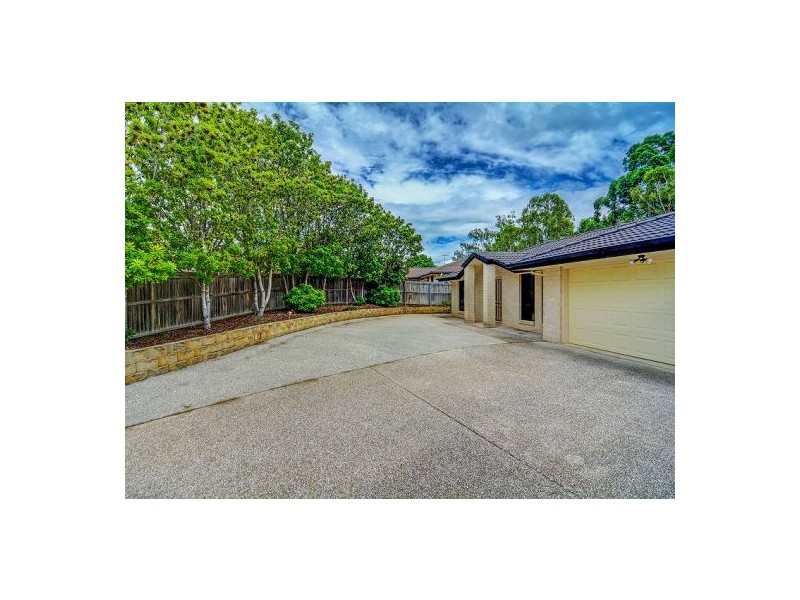 6 Great Ct, Regents Park QLD 4118