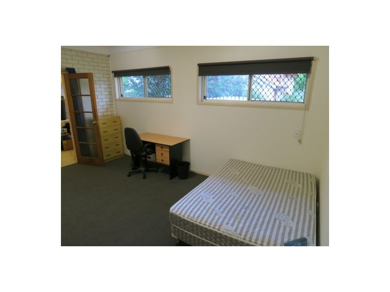 38 Mains Rd, Sunnybank QLD 4109