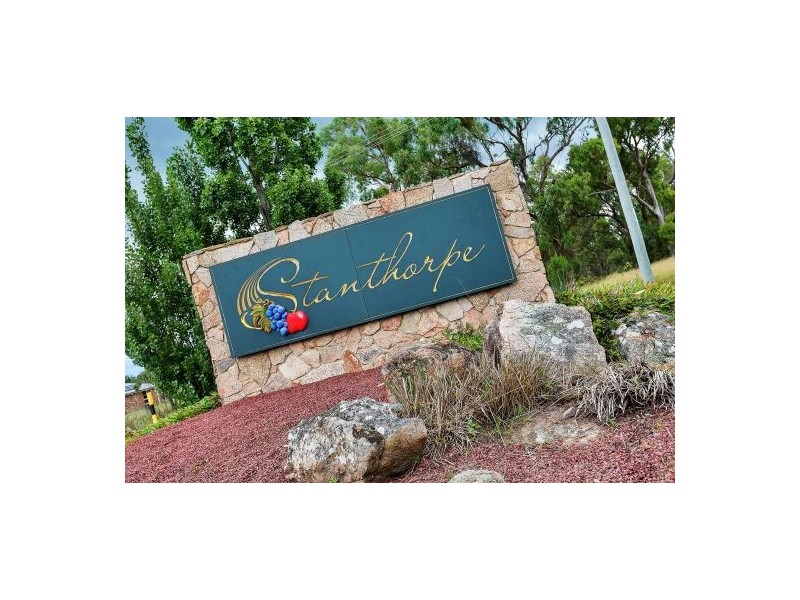 80 High St, Stanthorpe QLD 4380