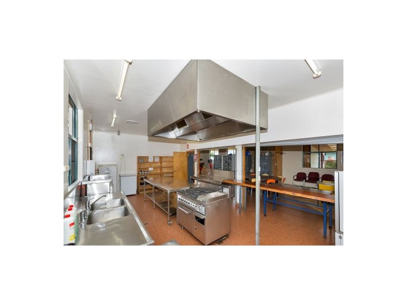 80 High St, Stanthorpe QLD 4380