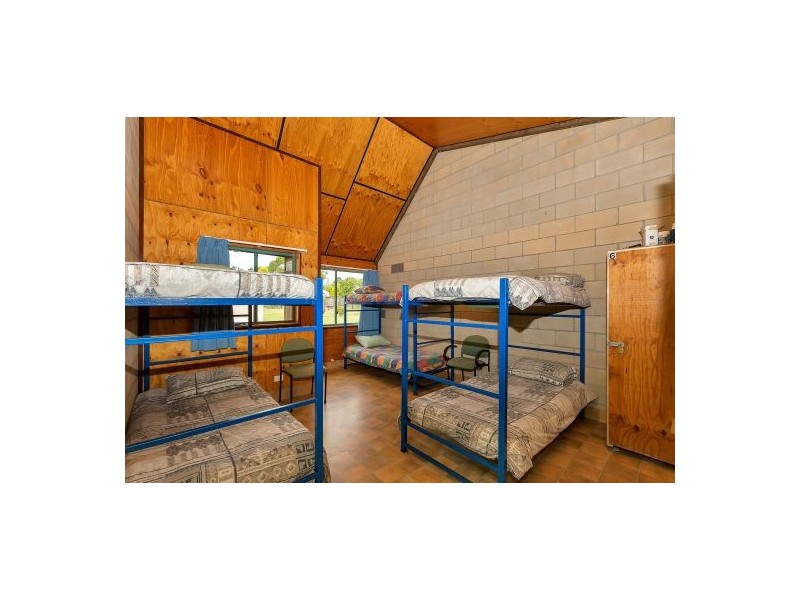 80 High St, Stanthorpe QLD 4380