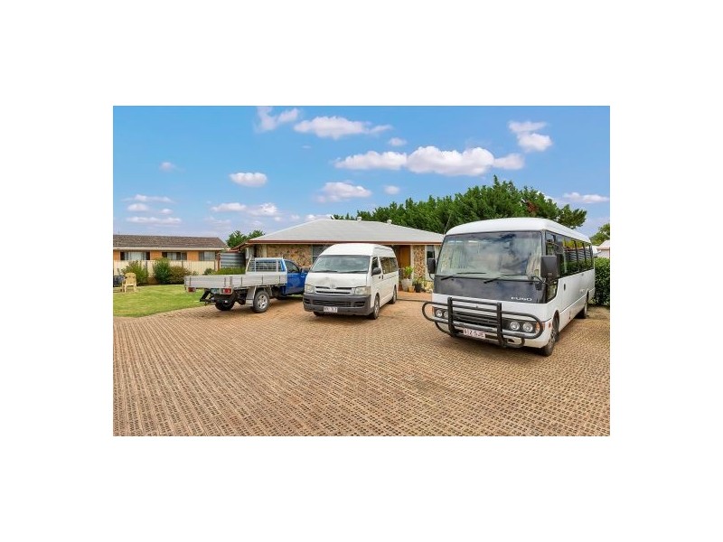 80 High St, Stanthorpe QLD 4380