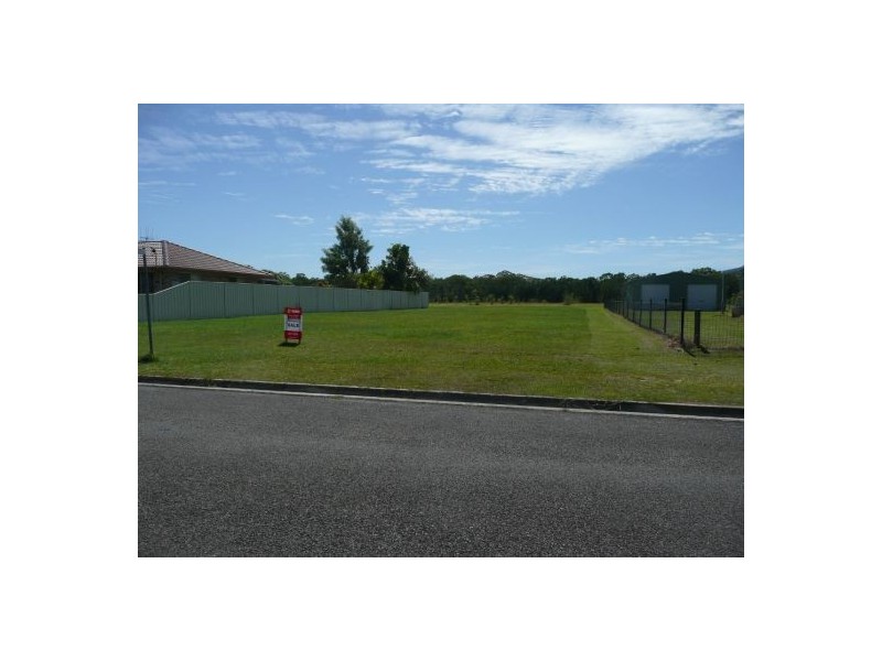 69 Marco Polo Dr, Cooloola Cove QLD 4580