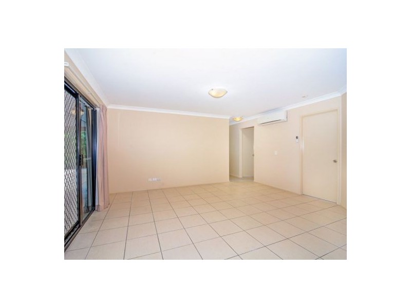 6 Great Ct, Regents Park QLD 4118