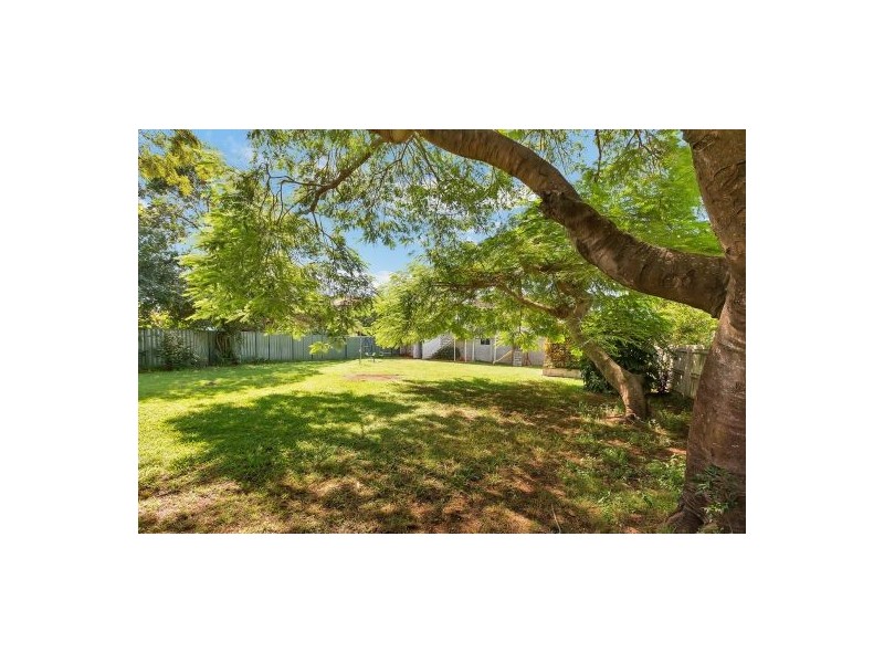 7 Blakeney St, Woody Point QLD 4019