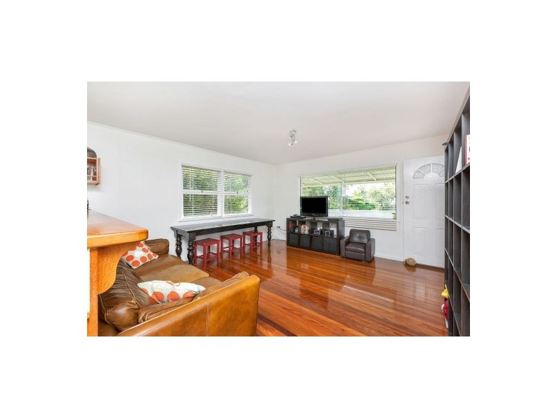 7 Blakeney St, Woody Point QLD 4019