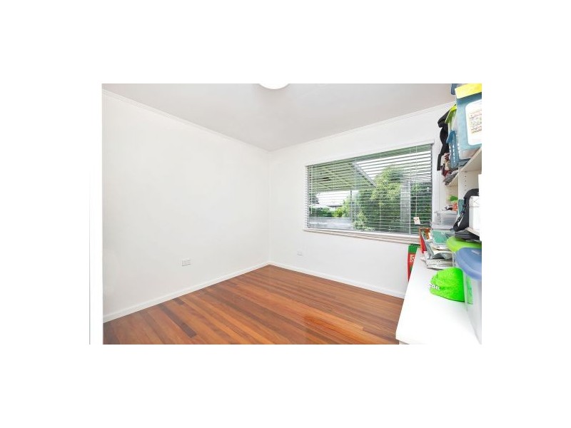 7 Blakeney St, Woody Point QLD 4019