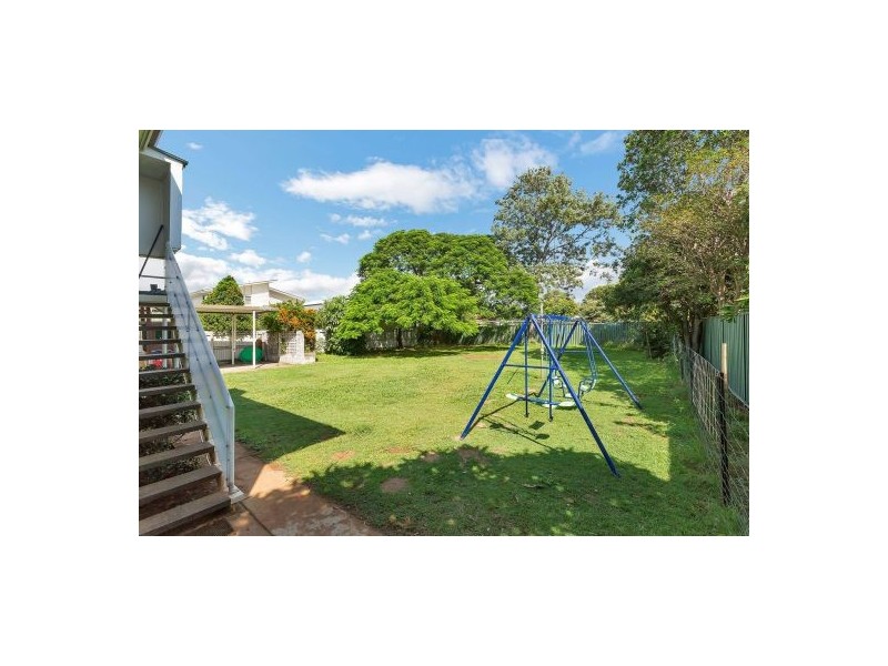 7 Blakeney St, Woody Point QLD 4019