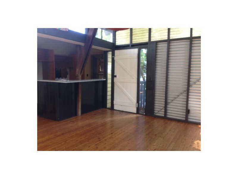 25 Merton Rd, Woolloongabba QLD 4102