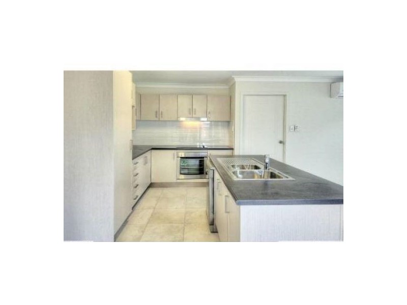 20 Basil Street, Springfield Lakes QLD 4300