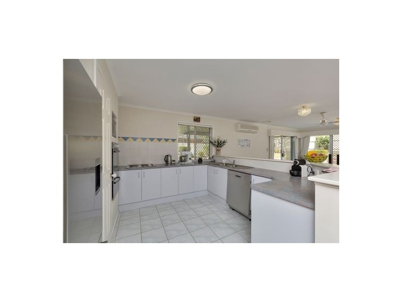 42 Glenfield St, Parkinson QLD 4115