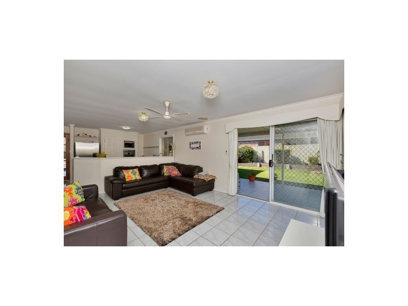 42 Glenfield St, Parkinson QLD 4115